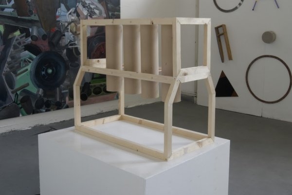 Radim Langer – Motor, 2011, dřevo, papírové tubusy 80 x 100 x 40 cm