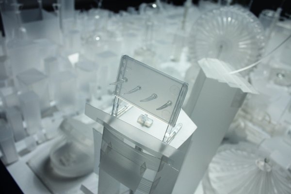 Lefteris Kiourtsoglou – Factory, 2011, various plastic materials, 2 x 3 x 0,40 m