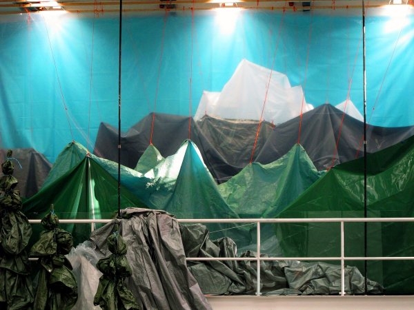 Pia Sirén – Mountain Landscape, 2011, mixed media installation, (tarpaulin, plastic, scaffolding, rope, wood), 8 x 8 x 5 m (installation at KUVA, Helsinki)