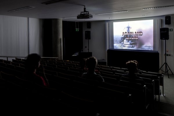 Benjamin Orlow – Hrubá láska, 2012,  video, 15:05 min.