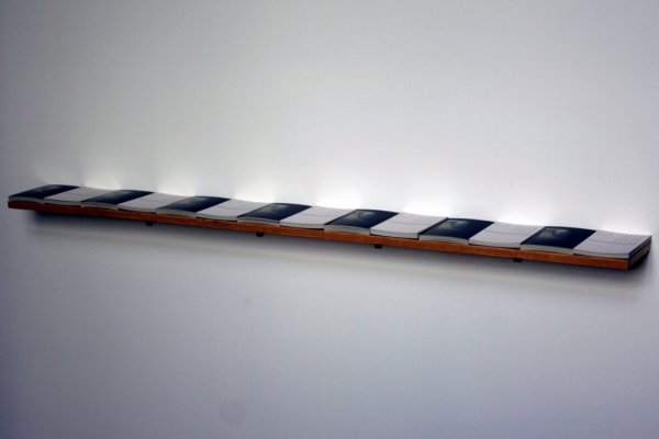 Noam darom – Sbírka moderního umění v Teheránu a  já, 2011–2012,  instalace, kombinovaná technika, 100 x 70 x 30 (model)