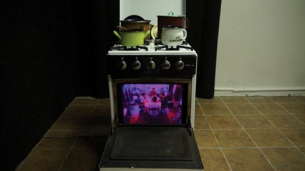 Ondrej Vozárik – Sunday Roast, 2012, interactive audiovisual stove