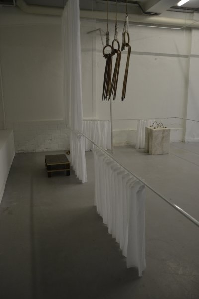 Gitte Hendrikx – Bez názvu, 2014 (pohled do instalace, KABK Den Haag)