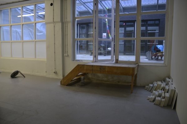 Gitte Hendrikx – Bez názvu, 2014 (pohled do instalace, KABK Den Haag)