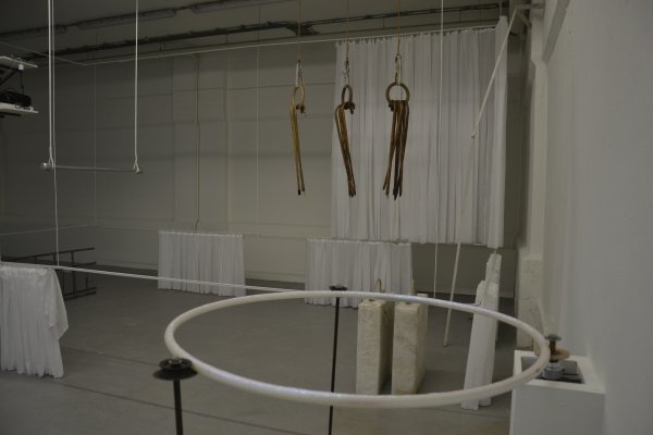 Gitte Hendrikx – Bez názvu, 2014 (pohled do instalace, KABK Den Haag)