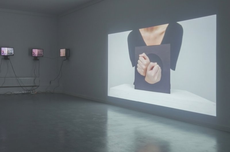 Gloria Luca – Unsquare Black, 2015, video