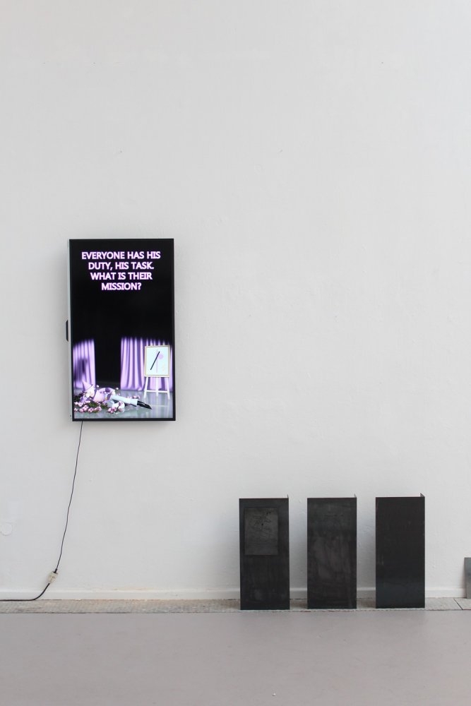 Wieland Schönfelder – Oni, 2018, 3D tisky, tapety, video, text