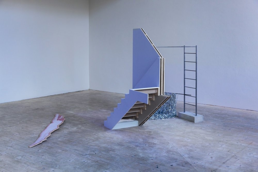 Gaisha Madanova – Installation, 2018, různé materiály, cca 210 x 300 cm